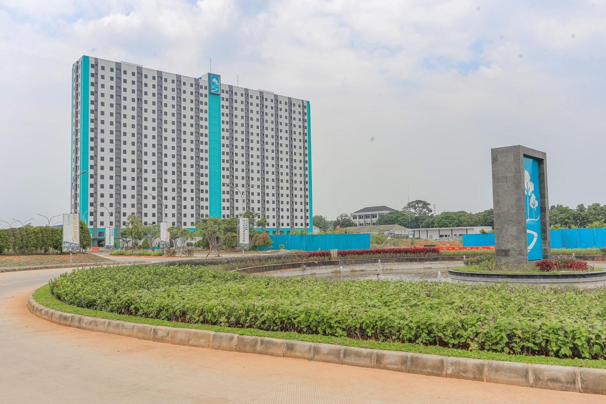 Hotel O Apartment Riverdale Cikarang Near Sgc Mall Bekasi Exterior photo